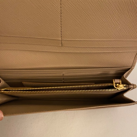 Prada Saffiano Portafoglio Wallet - Picture 3 of 6